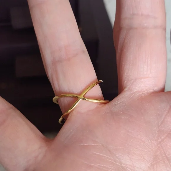 MONICA VINADER Riva Diamond Cross Ring - Picture 3 of 8